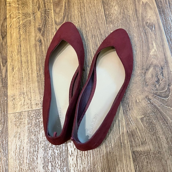 Maroon Suede Flats Size 6 - Picture 2 of 3